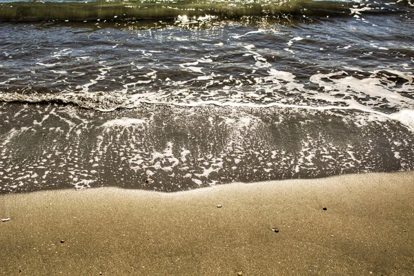 Golven Licht Zand Textuur Het Strand Ochtend — Stockfoto