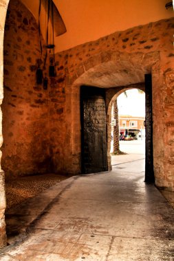 Santa Pola, Alicante, İspanya 'daki balıkçı köyünün kalesi.