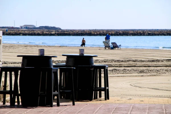 Bar Mit Leerer Terrasse Strand Von Santa Pola Einem Sonnigen — Stockfoto