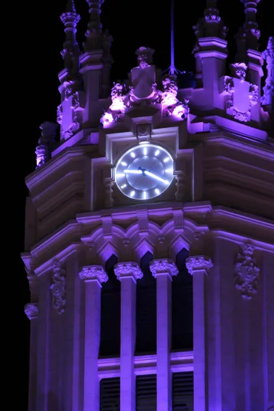 Hermoso Ayuntamiento Madrid Iluminado Púrpura Día Internacional Mujer —  Fotos de Stock