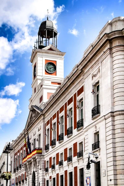 Beautiful Perspective Clock Tower Main Square Madrid Called Puerta Del — Zdjęcie stockowe