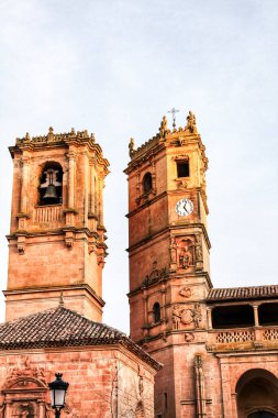 Alcaraz 'daki Rönesans Meydanı Tardon ve Trinidad Kuleleri ile Plaza Belediye Başkanı' nı aradı..