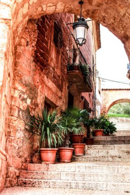 Rönesans tarzı evleri olan dar sokaklar ve Alcaraz, Kastilya-la Mancha topluluğu, İspanya