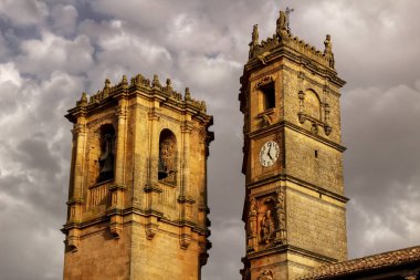 Alcaraz 'daki Rönesans Meydanı Tardon ve Trinidad Kuleleri ile Plaza Belediye Başkanı' nı aradı..