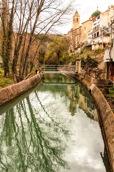 Canal Água Alcala Del Jucar Vegetação — Fotografia de Stock