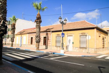 İspanya 'nın Murcia bölgesindeki Los Alcazares köyünün küçük evleri