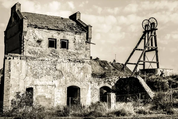 Απομεινάρια Εγκαταλελειμμένων Κτιρίων Των Ορυχείων Του Χωριού Union Στην Επαρχία — Φωτογραφία Αρχείου