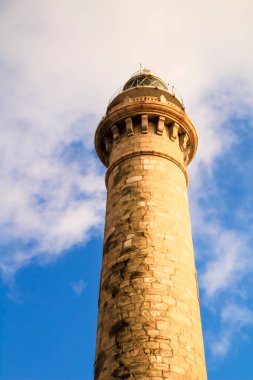 Güneşli bir yaz gününde Neoklasik Cabo de Palos deniz feneri