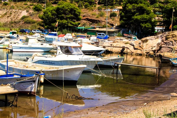 Portman Επαρχία Cartagena Murcia Ισπανία Ιουλίου 2021 Αλιευτικά Σκάφη Αγκυροβολημένα — Φωτογραφία Αρχείου