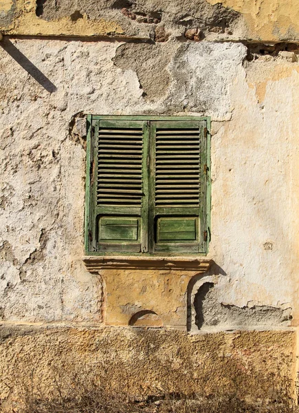 Spanya Eski Bir Evde Kırık Hasarlı Bir Pencere — Stok fotoğraf