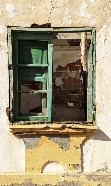 Fenêtre Cassée Endommagée Dans Une Vieille Maison Espagne — Photo