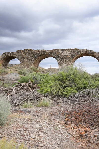 Villaricos kasabası, Endülüs, İspanya 'daki İcat Dökümhanesi' ndeki viyadük kalıntıları