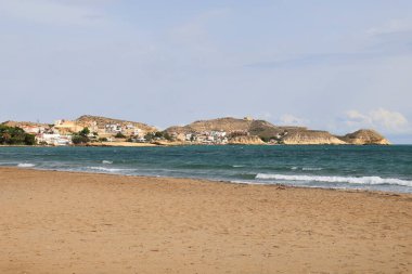 San Juan de los Terreros plajı, Pulpi belediyesi, güneşli ve açık bir sonbahar gününde
