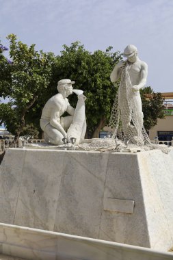 Garrucha, Almeria, İspanya - 11 Ekim 2025: Garrucha kasabasındaki Angeles Lazaro sanatçısı tarafından yapılmış bir anıt