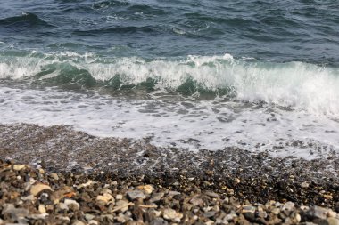 Almerya, Murcia, İspanya kıyılarındaki kaya dokusu ve dalgaları