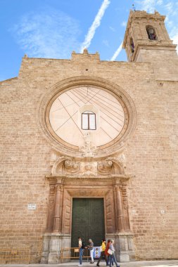 Valencia, İspanya, 26 Ekim 2025, Valencia 'nın eski bir kasabasındaki Santos Juanes Kilisesi.