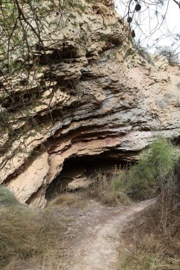 İspanya, Alicante 'de karst oluşumlu vadi duvarı