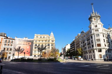 Madrid, İspanya - 4 Aralık 2025 Madrid 'deki Alonso Martinez Meydanı