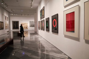 Alcoy, Alicante, İspanya - 7 Ocak 2026: Alcoy şehrindeki eski Monte Piedad binasındaki IVAM CADA ALCOY çok kültürlü sanat sergisi