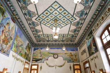 Valencia, İspanya... 8 Ocak 2026 'da Valencia' nın merkezinde modern tarzda Norte Tren İstasyonu 'nun güzel mozaikleri.