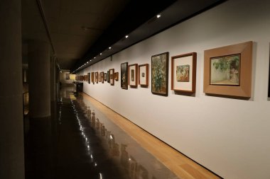 Valencia, İspanya - 8 Ocak 2026: Valencia şehrindeki The Institut Valencia d 'Art Modern Binası' nda Pinazo sanatçısının Kimlik Sergisi