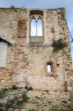 Xativa, Valencia, İspanya 23 Ocak 2026 'da Calabria Dükü' nün Jativa Kalesi 'ndeki odasının Gotik penceresi. Valencia, İspanya