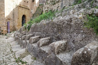 Xativa, Valencia, İspanya... 23 Ocak 2026 Sierra del Castell Hill 'deki Xativa Kalesi. Valencia, İspanya