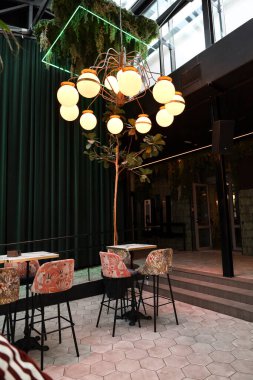 Murcia, İspanya - 3 Mart 2026: Eski bir postane modernist tarzında Mercado de Correos adlı modern gastronomik alan