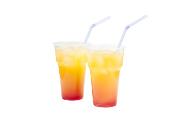 Buz ve bir tübül bir plastik bardak limonata