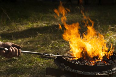 Smith metal ile çalışır