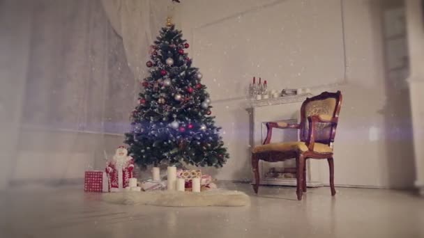 Christmas living room. Falling snow. — Stock Video