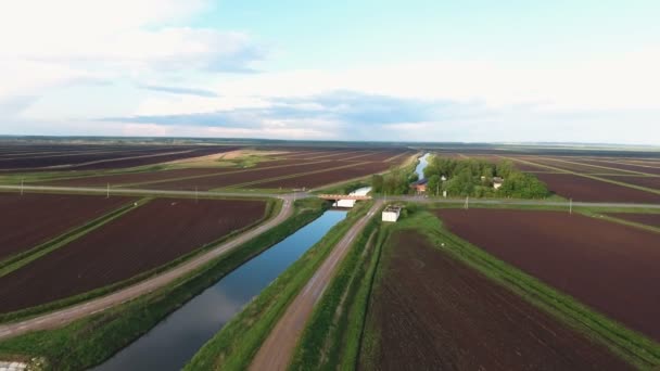 Εναέρια άποψη από τα γεωργικά εδάφη — Αρχείο Βίντεο