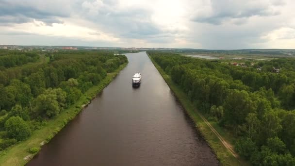 Crucero en el río.Vista aérea — Vídeos de Stock