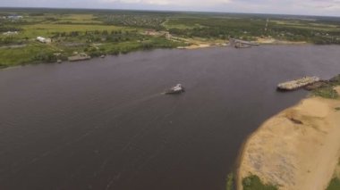 Havadan görünümü: römorkör Nehri üzerinde.
