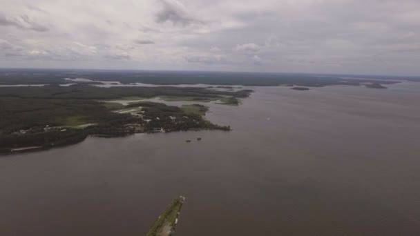 Aerial View.Landscape i fältet sjö. — Stockvideo