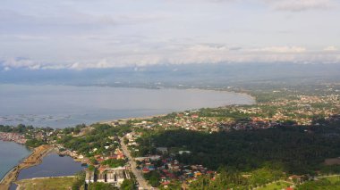 Davao şehrinin havadan görüntüsü.