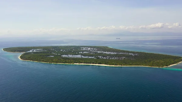 Gran isla de Santa Cruz. Filipinas, Zamboanga. — Foto de Stock