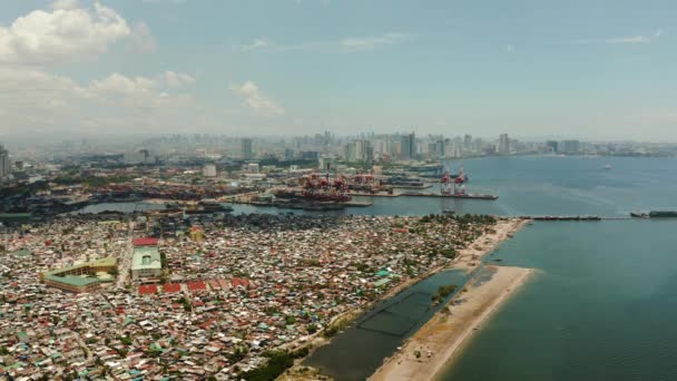 Manila şehri, modern binalarla Filipinler 'in başkenti. hava görünümü. — Stok video