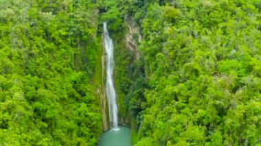 Güzel tropik şelale Filipinleri, Cebu