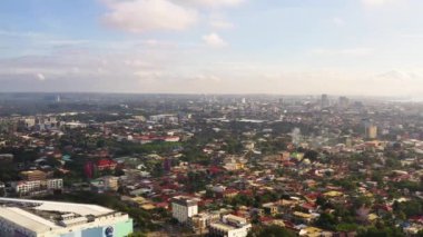 Davao şehrinin havadan görüntüsü.