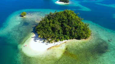 Britanya Adaları Grubu. Surigao Del Sur, Mindanao, Filipinler.