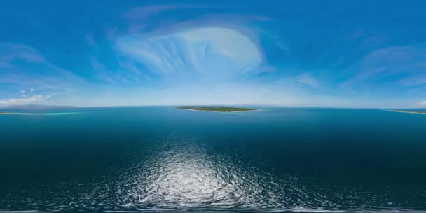 Pequeña Isla Santa Cruz con una playa blanca. Filipinas, Zamboanga. Vista de 360 grados. — Vídeo de stock