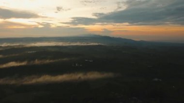 Günbatımında tropik manzara, Bali, Endonezya.