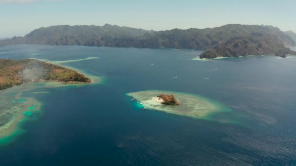 Tropický ostrov s písečnou pláží, Filipíny, Palawan — Stock video