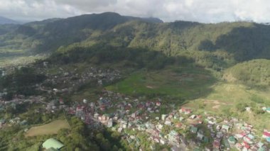 Dağlık bölgede bir kasaba. Sagada, Filipinler.