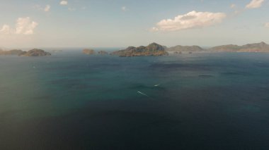 Tropik adaları olan deniz burnu El Nido, Palawan, Filipinler