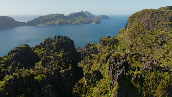 Paisaje marino con islas tropicales El Nido, Palawan, Filipinas — Foto de Stock