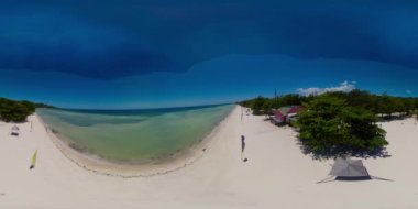 Güzel sahil ve turkuaz deniz. Anda Bohol, Filipinler. 360 Derece Görünüm.