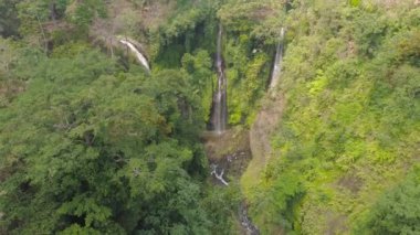Güzel tropik şelale Bali, Endonezya.