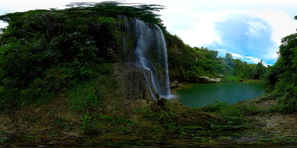 美丽的热带瀑布Kilab Kilab falls, Bohol, Philippines.虚拟现实360. — 图库照片